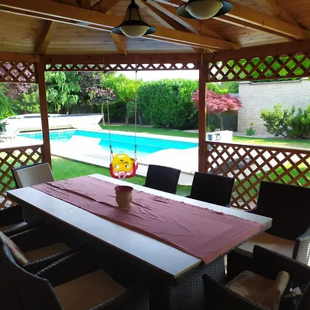 Garden & Pool *